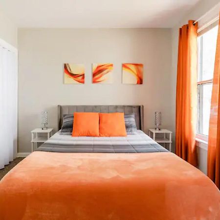 La Naranja Retreat - Cozy Duplex Near Downtown With Parking, 300 Mb Wifi & Self Check In Villa Кливланд Екстериор снимка