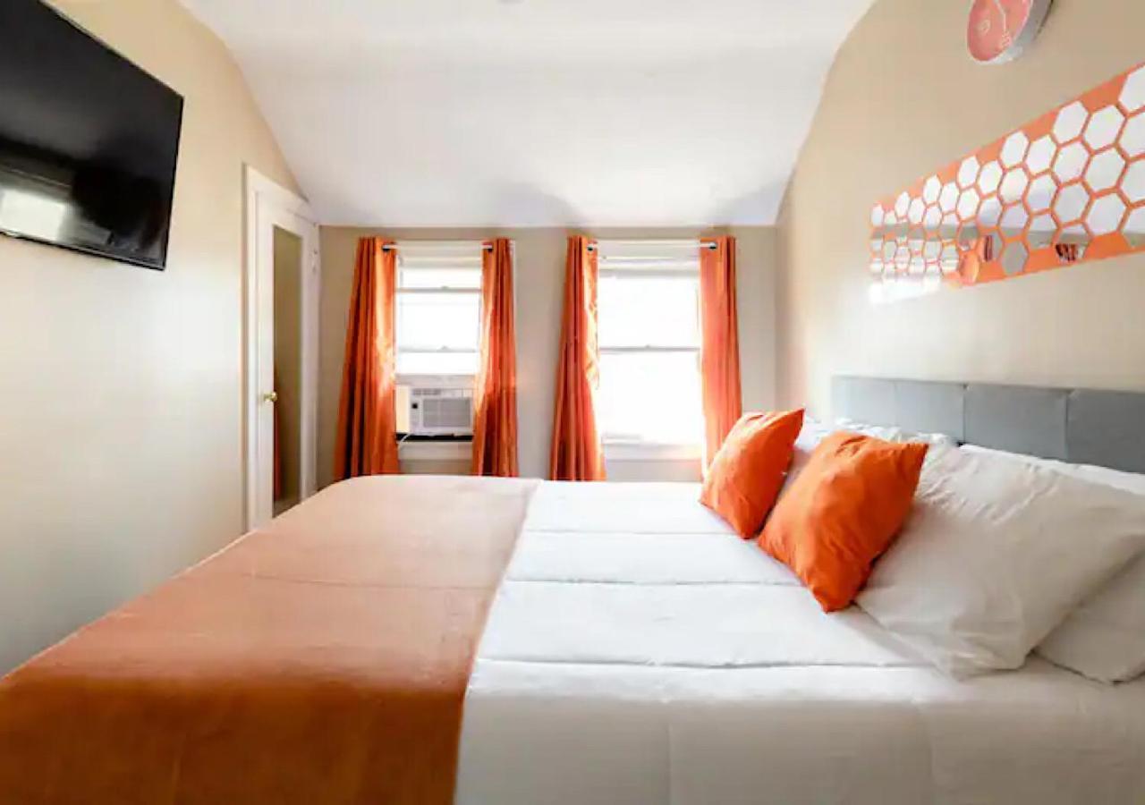 La Naranja Retreat - Cozy Duplex Near Downtown With Parking, 300 Mb Wifi & Self Check In Villa Кливланд Екстериор снимка