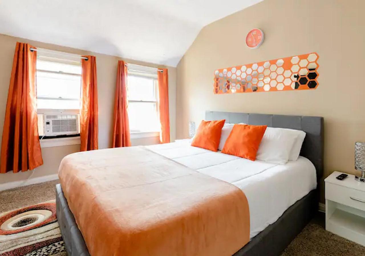 La Naranja Retreat - Cozy Duplex Near Downtown With Parking, 300 Mb Wifi & Self Check In Villa Кливланд Екстериор снимка