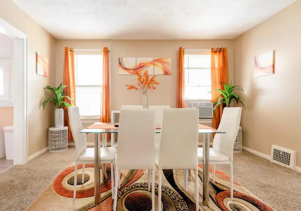 La Naranja Retreat - Cozy Duplex Near Downtown With Parking, 300 Mb Wifi & Self Check In Villa Кливланд Екстериор снимка