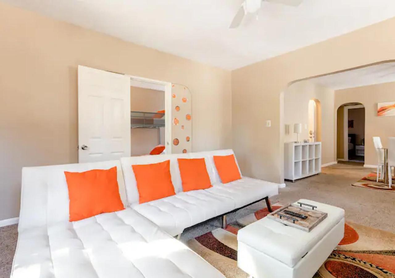 La Naranja Retreat - Cozy Duplex Near Downtown With Parking, 300 Mb Wifi & Self Check In Villa Кливланд Екстериор снимка