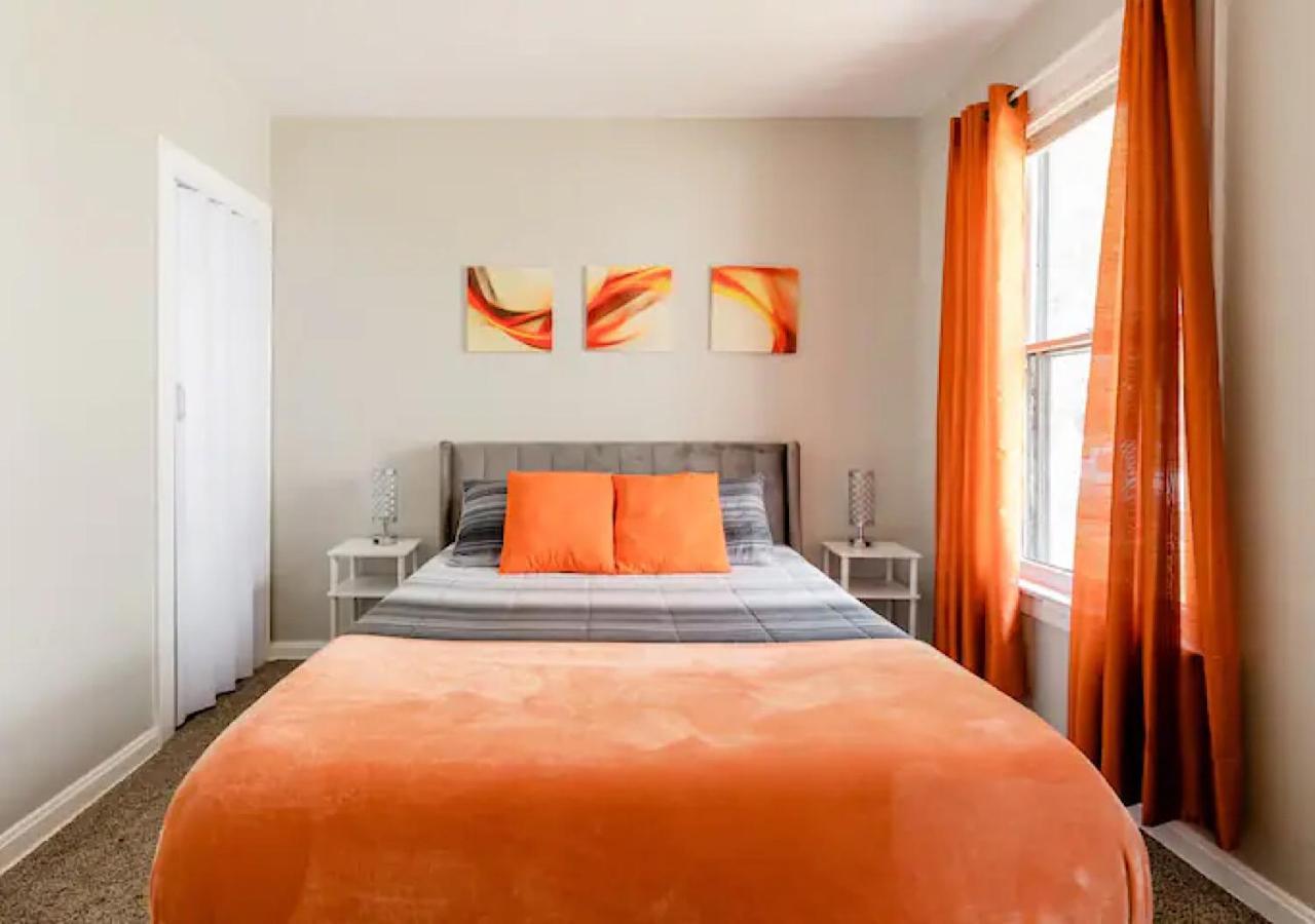 La Naranja Retreat - Cozy Duplex Near Downtown With Parking, 300 Mb Wifi & Self Check In Villa Кливланд Екстериор снимка