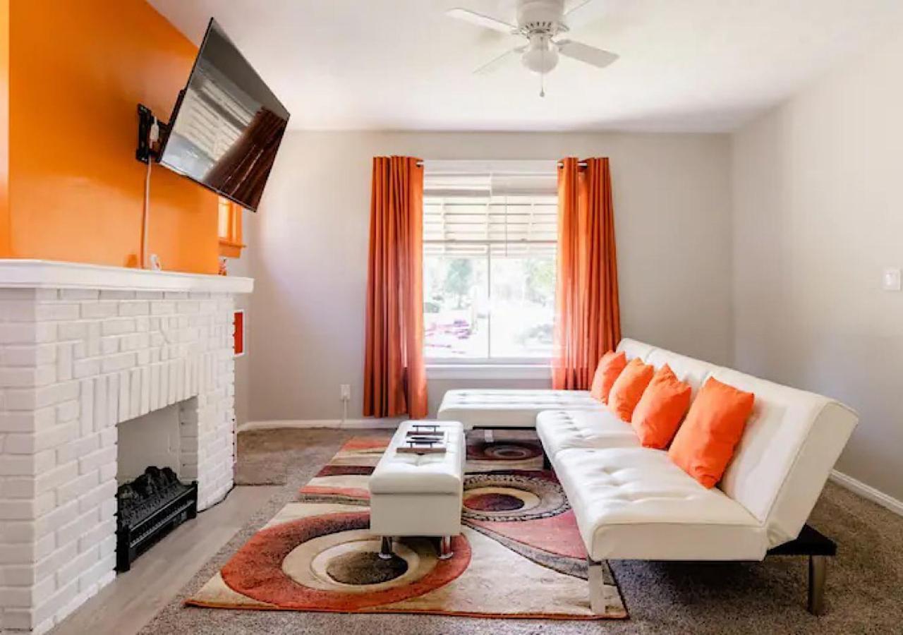 La Naranja Retreat - Cozy Duplex Near Downtown With Parking, 300 Mb Wifi & Self Check In Villa Кливланд Екстериор снимка