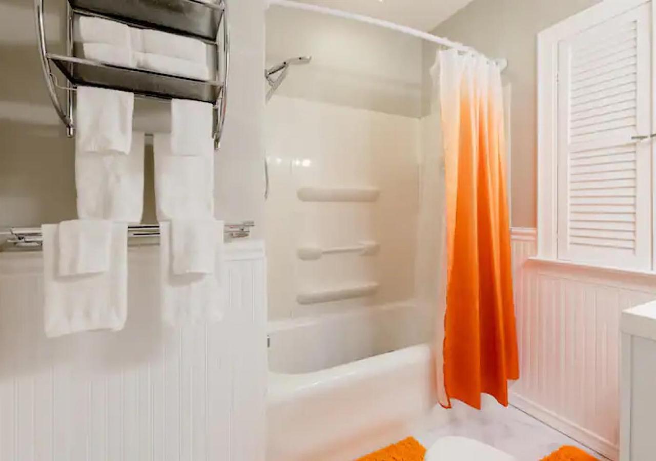 La Naranja Retreat - Cozy Duplex Near Downtown With Parking, 300 Mb Wifi & Self Check In Villa Кливланд Екстериор снимка