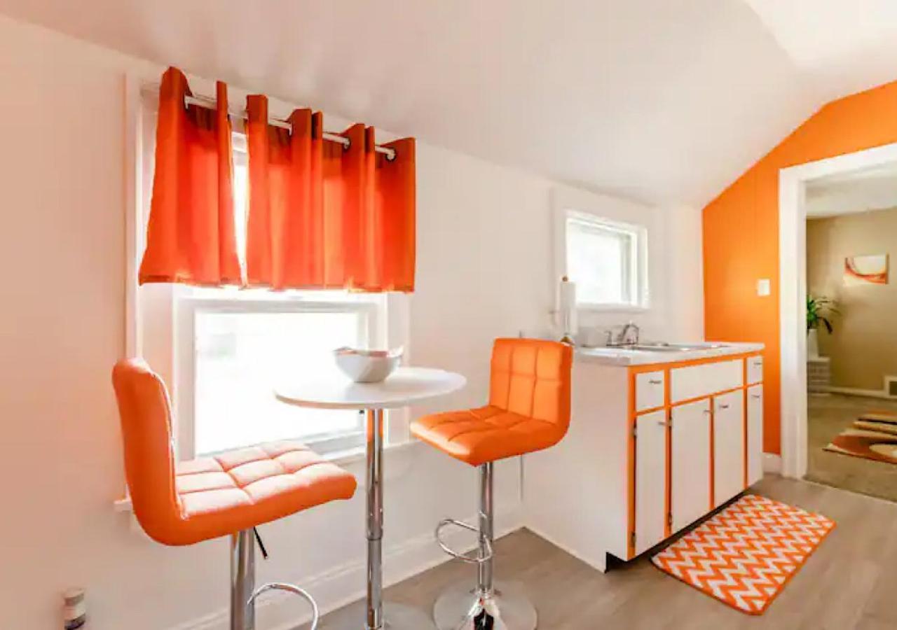La Naranja Retreat - Cozy Duplex Near Downtown With Parking, 300 Mb Wifi & Self Check In Villa Кливланд Екстериор снимка