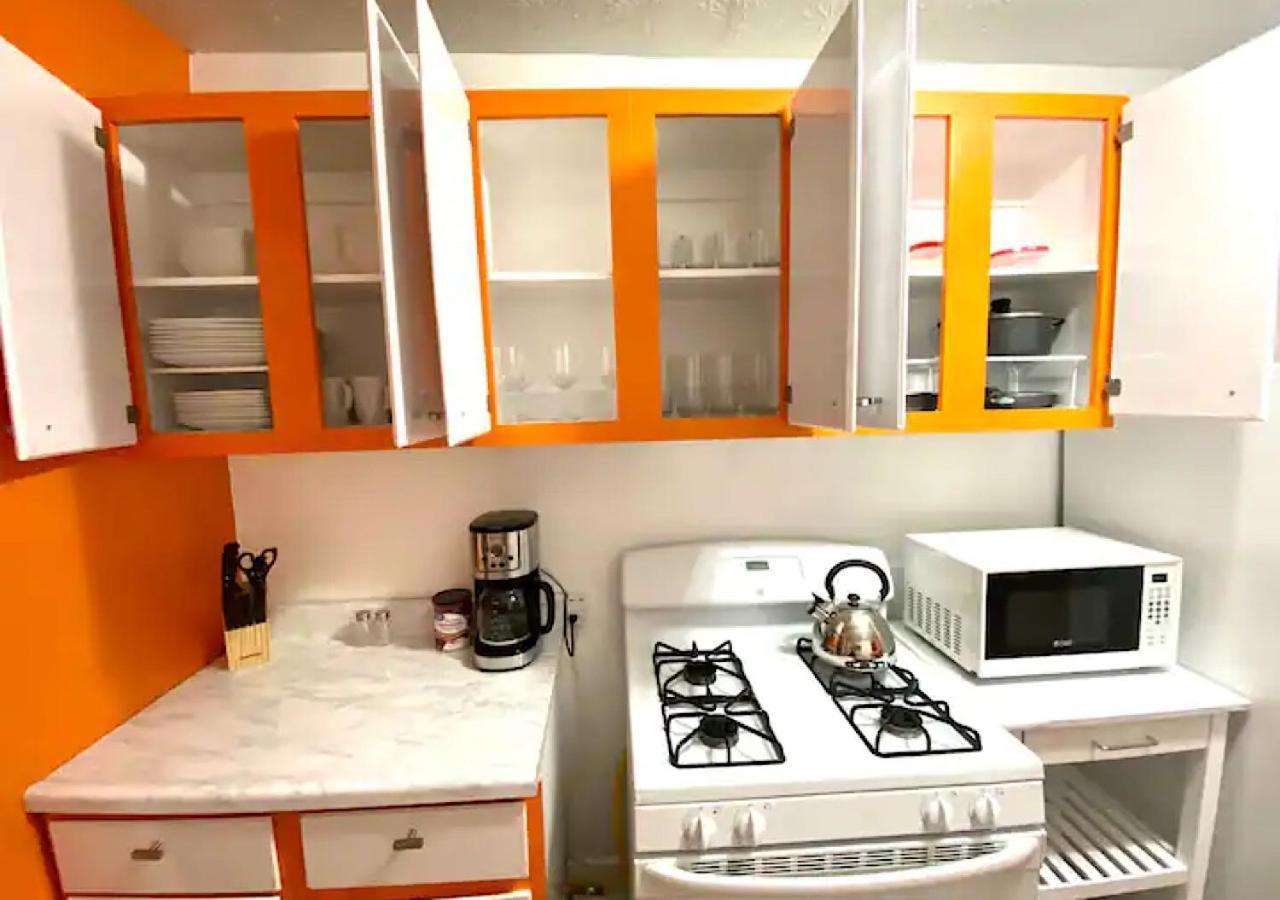 La Naranja Retreat - Cozy Duplex Near Downtown With Parking, 300 Mb Wifi & Self Check In Villa Кливланд Екстериор снимка