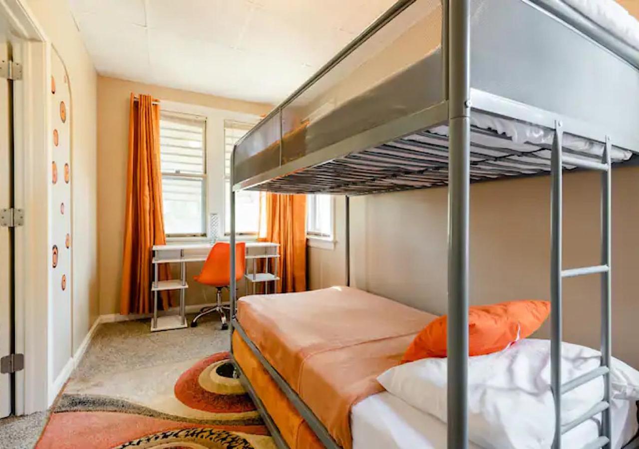 La Naranja Retreat - Cozy Duplex Near Downtown With Parking, 300 Mb Wifi & Self Check In Villa Кливланд Екстериор снимка