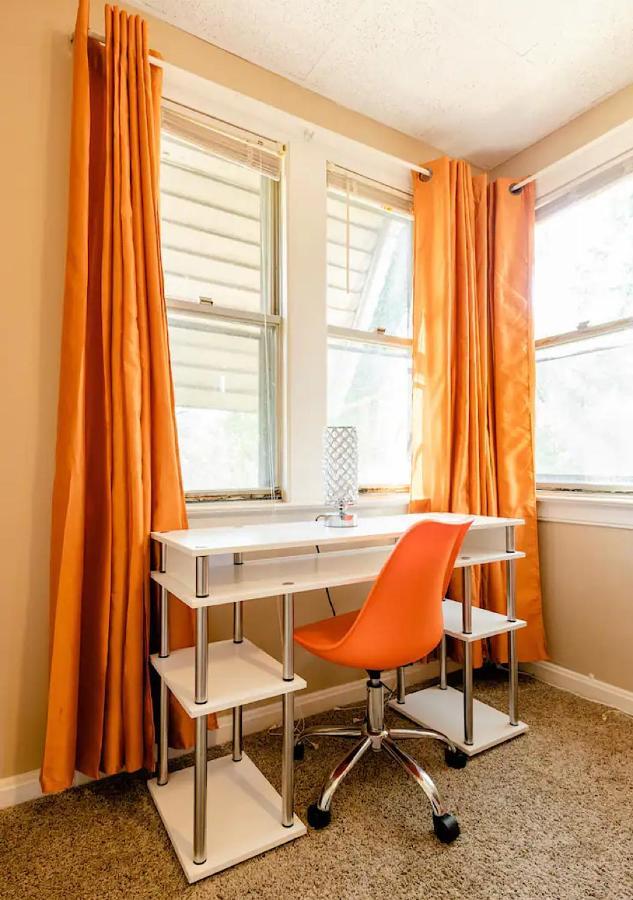 La Naranja Retreat - Cozy Duplex Near Downtown With Parking, 300 Mb Wifi & Self Check In Villa Кливланд Екстериор снимка