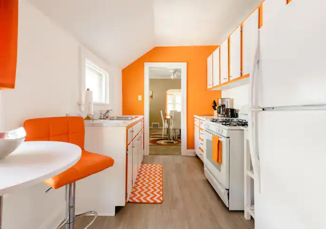 La Naranja Retreat - Cozy Duplex Near Downtown With Parking, 300 Mb Wifi & Self Check In Villa Кливланд Екстериор снимка