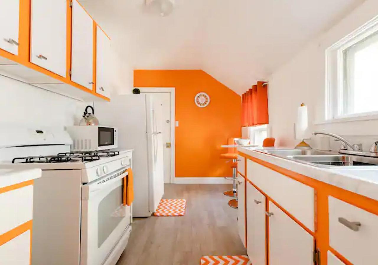 La Naranja Retreat - Cozy Duplex Near Downtown With Parking, 300 Mb Wifi & Self Check In Villa Кливланд Екстериор снимка